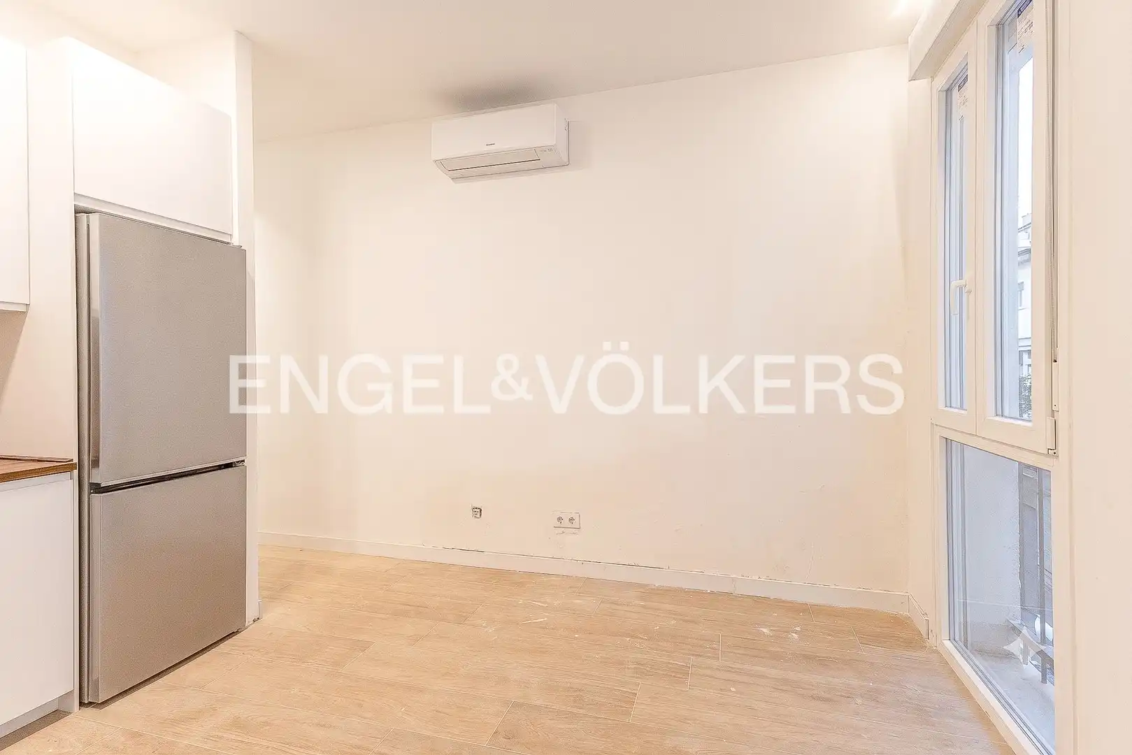 Flat for sale in Madrid  with Air Conditioner and Heating