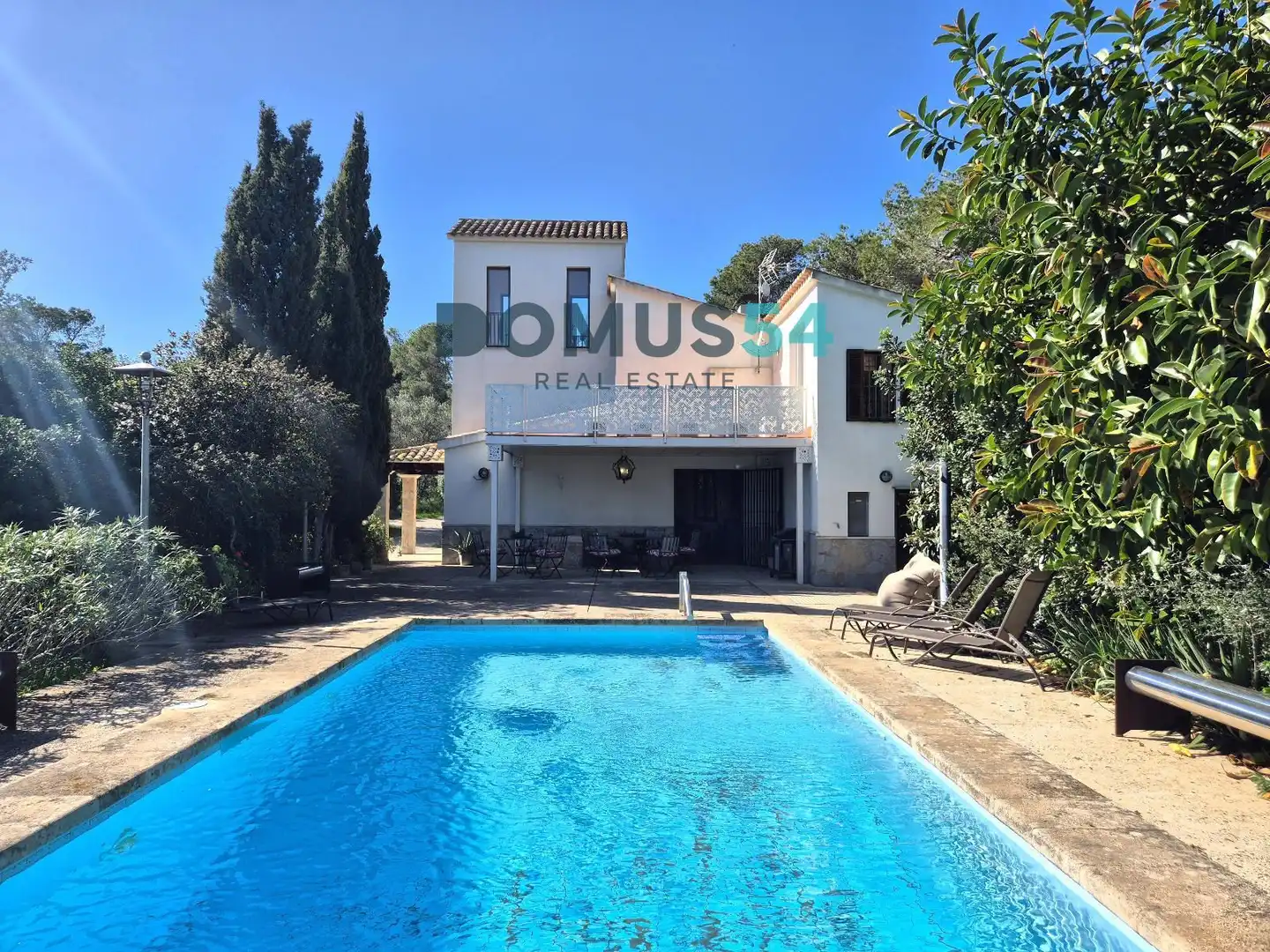 Vista exterior de Finca rústica de alquiler en Petra con Aire acondicionado, Terraza y Piscina