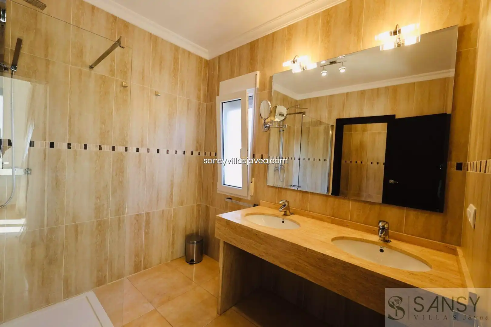 Bathroom of Houses for sale in Jávea / Xàbia  with Air Conditioner and Storage room
