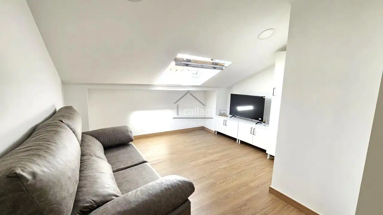 Sala d'estar de Pis de lloguer en Ferrol amb Moblat