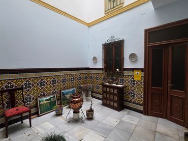 Casa bifamiliare con balcone in vendita a Ubrique