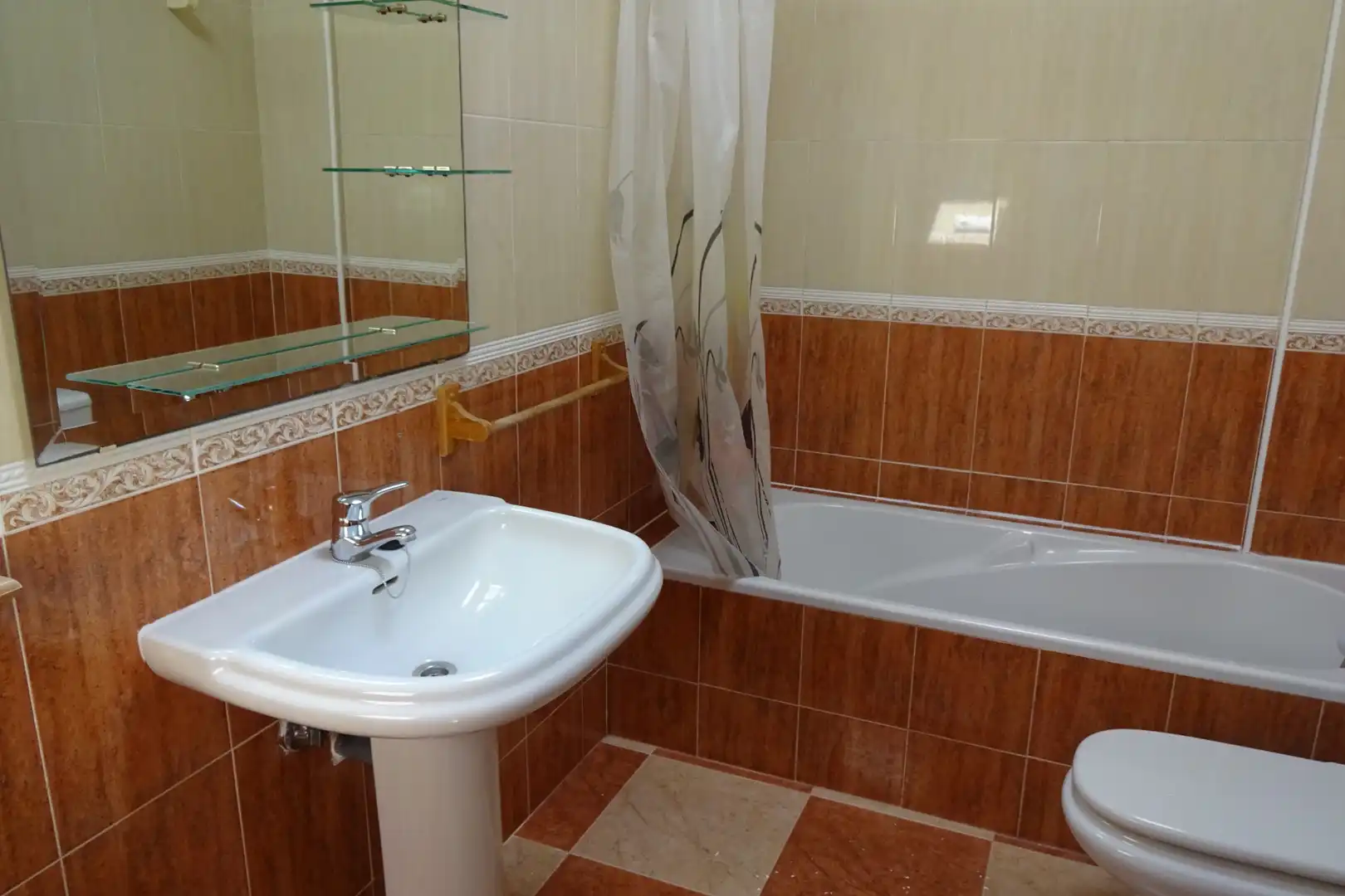 Baño de Casa adosada en venta en Garrucha con Terraza, Amueblado y Piscina comunitaria