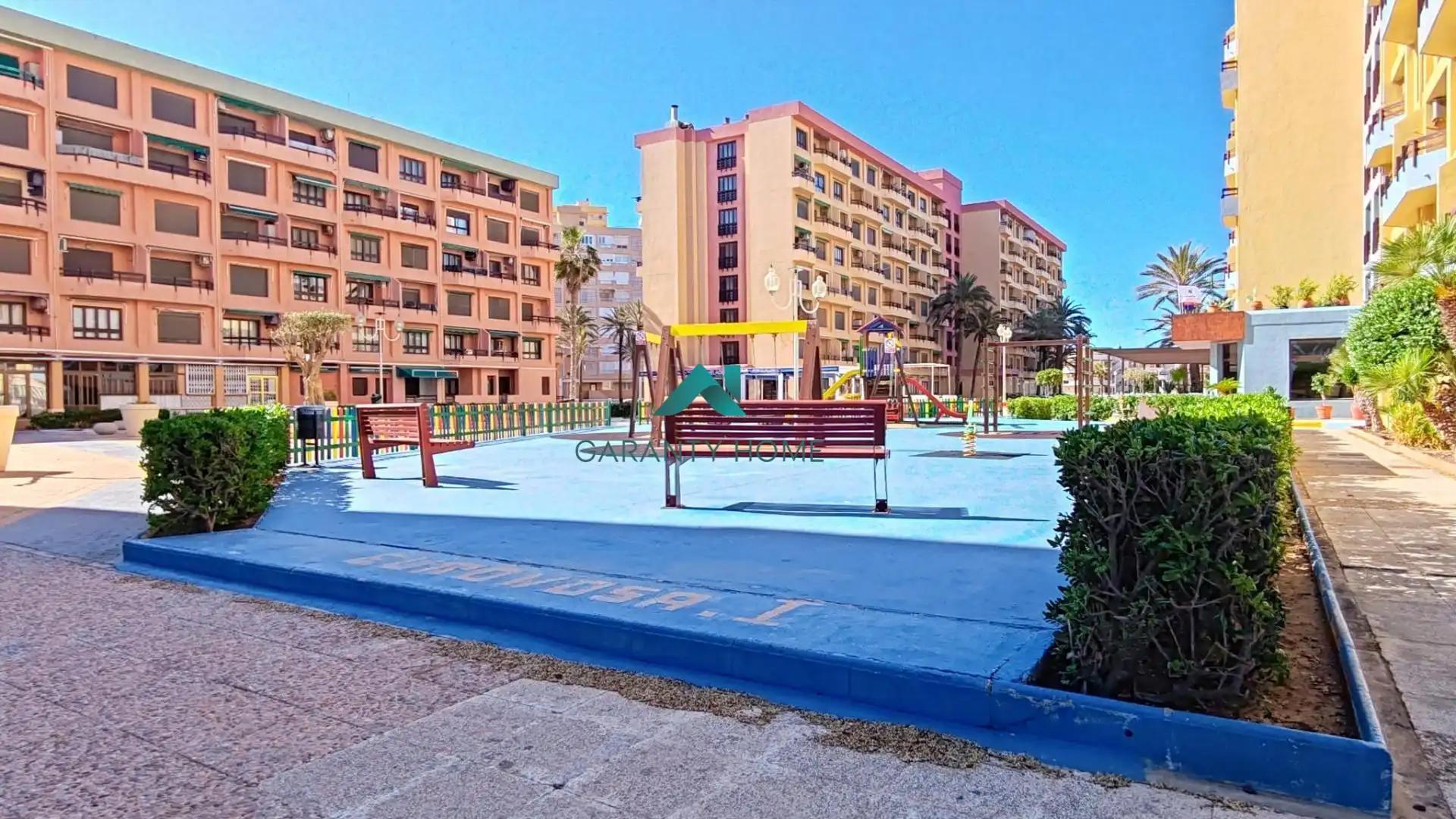 Vista exterior de Apartamento en venta en La Manga del Mar Menor con Amueblado, Balcón y Piscina comunitaria