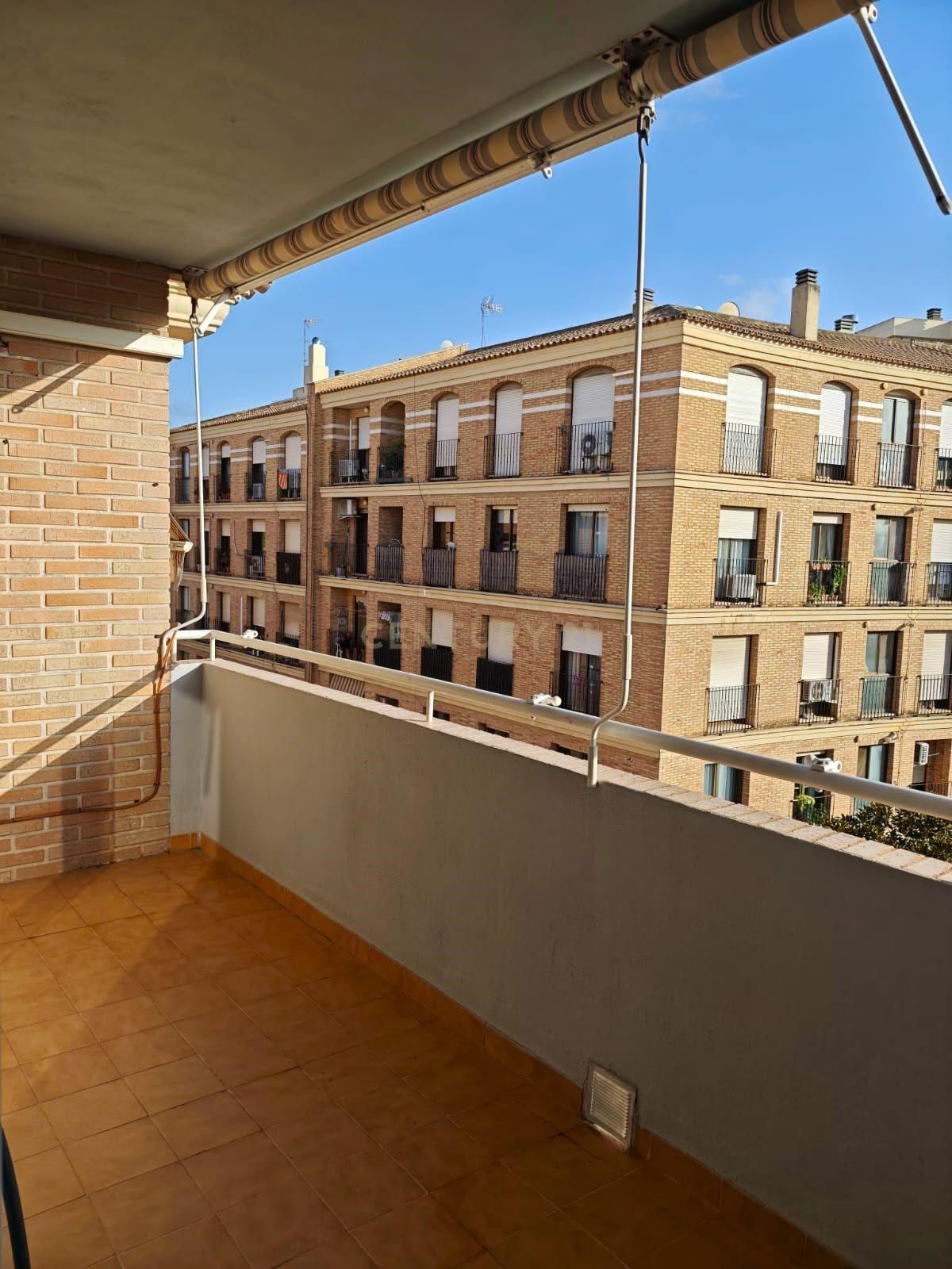Terraza de Piso de alquiler en Torrent con Aire acondicionado