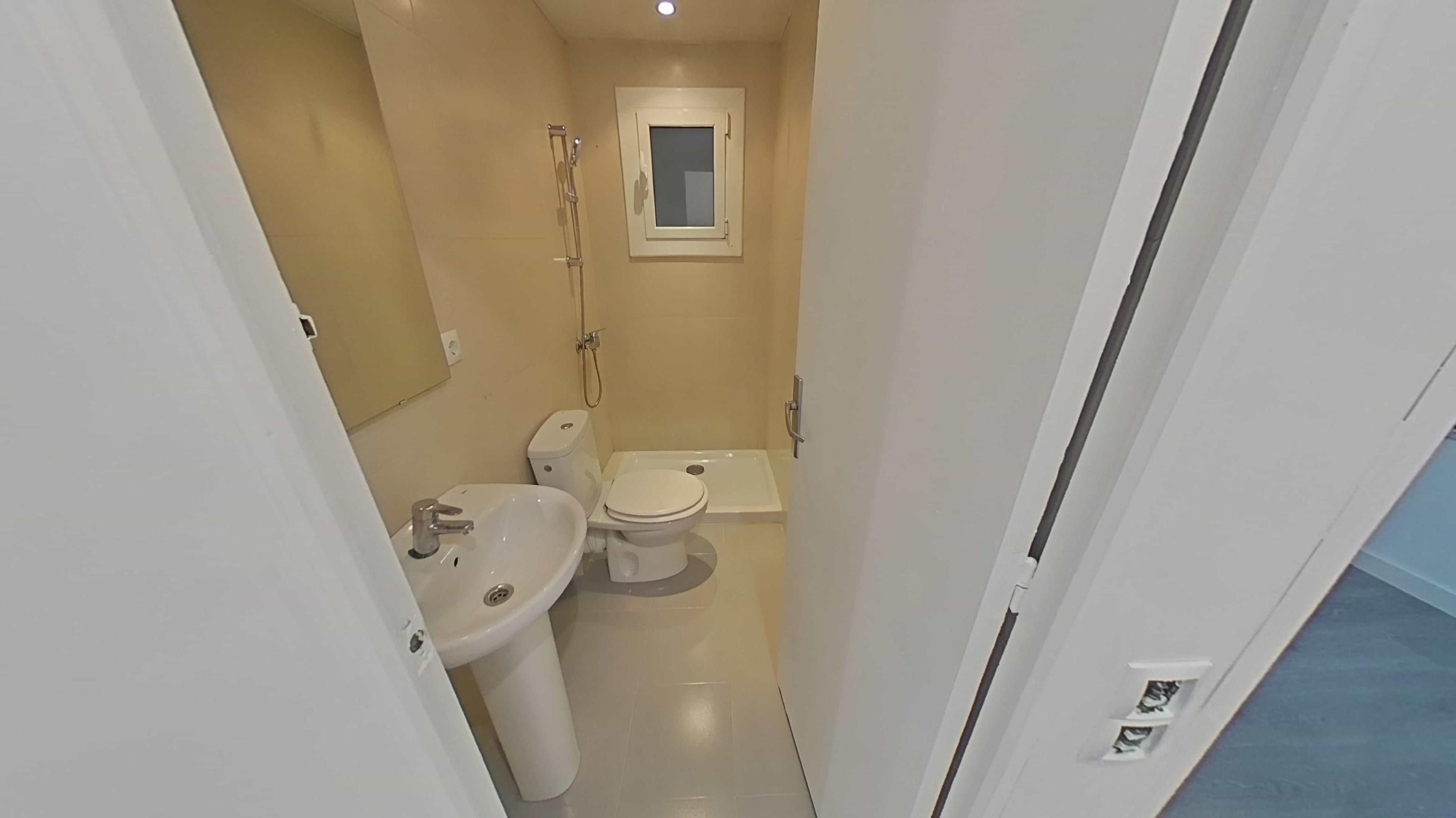 Bathroom of Flat for sale in Vilafranca del Penedès  with Parquet flooring