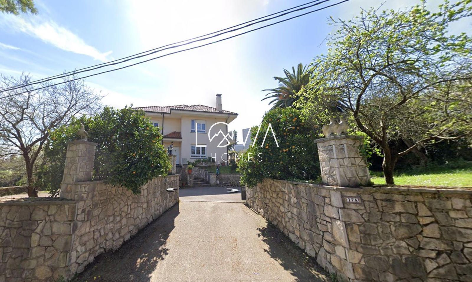 Exterior view of House or chalet for sale in Avilés  with Storage room and Swimming Pool