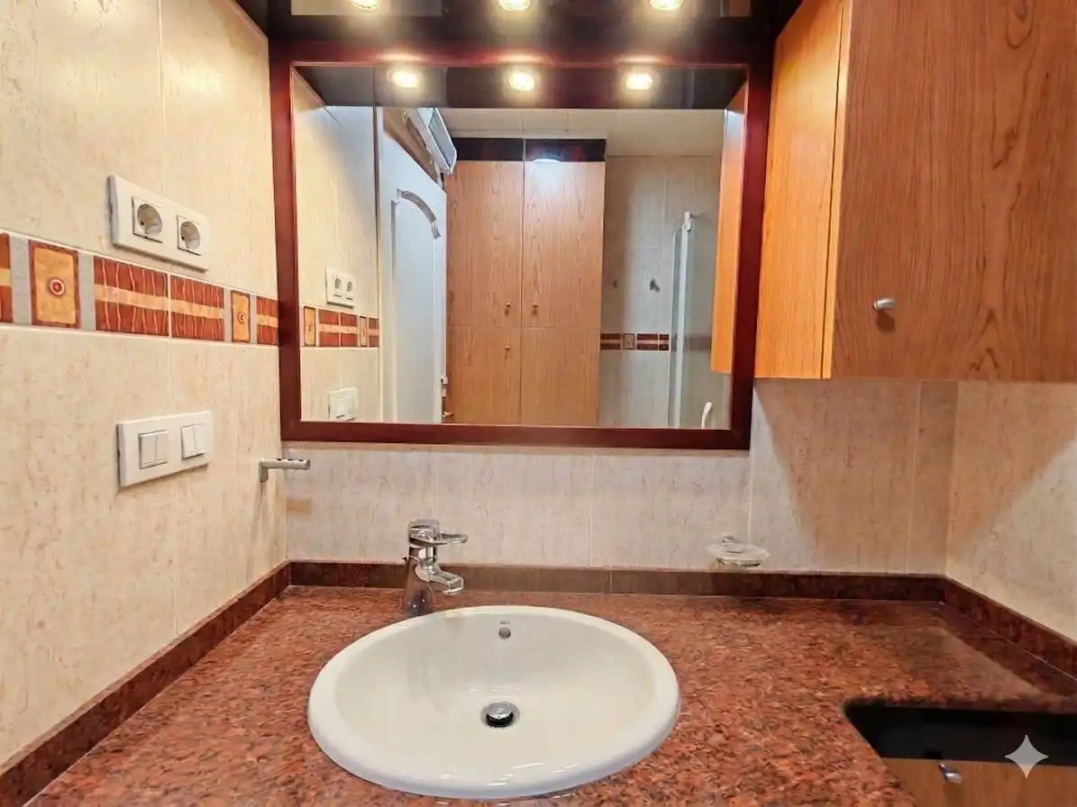 Baño de Apartamento en venta en Barcelona con Calefacción, Parquet y Balcón