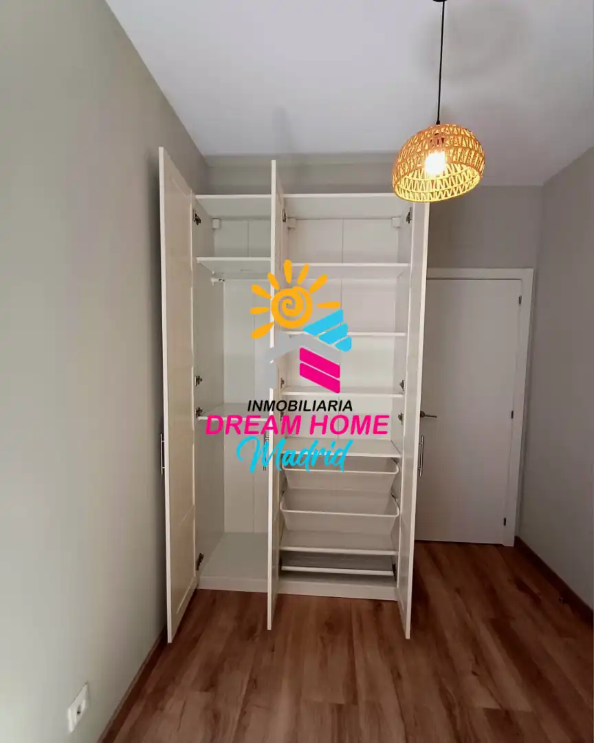 Habitación de Piso en venta en Madrid con Aire acondicionado y Horno