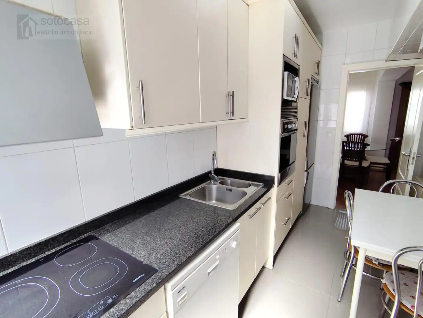 Cocina de Ático en venta en Valladolid con Calefacción, Trastero y Amueblado