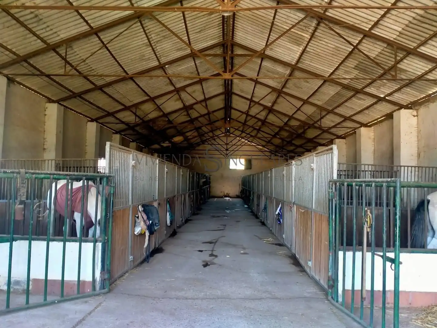 Finca rústica en venda en Alcalá de Guadaira amb Jardí privat, Traster i Piscina