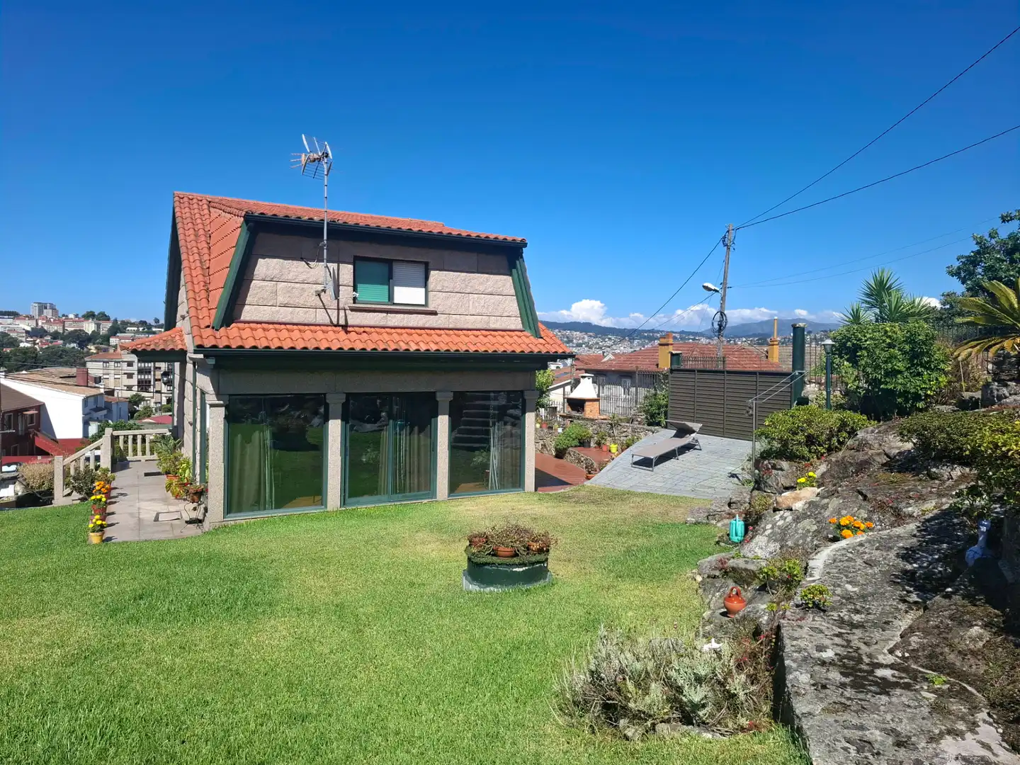 Jardí de Casa o xalet en venda en Vigo  amb Calefacció, Jardí privat i Traster