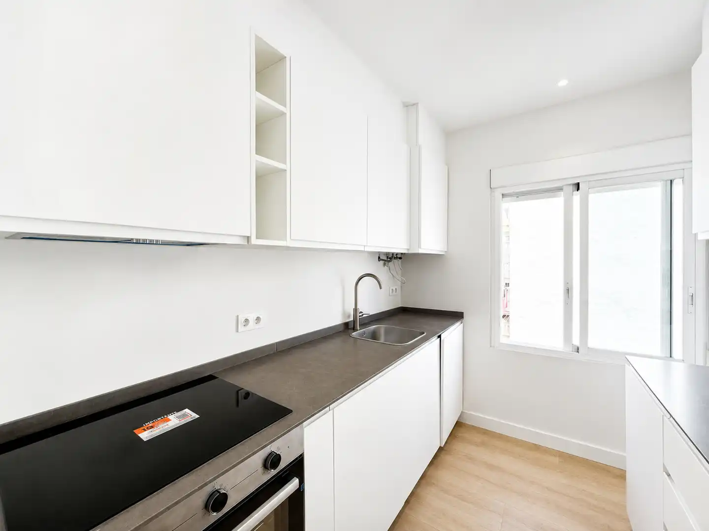 Kitchen of Flat for sale in  Logroño  with Heating, Oven and Washing machine