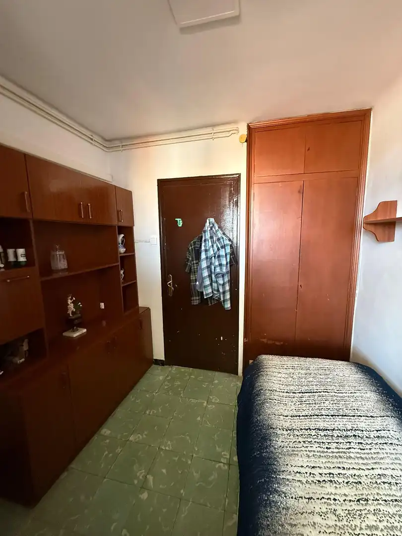 Habitación de Ático en venta en L'Hospitalet de Llobregat con Aire acondicionado, Calefacción y Terraza