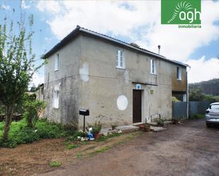 Vista exterior de Casa o xalet en venda en Cesuras amb Calefacció, Jardí privat i Parquet