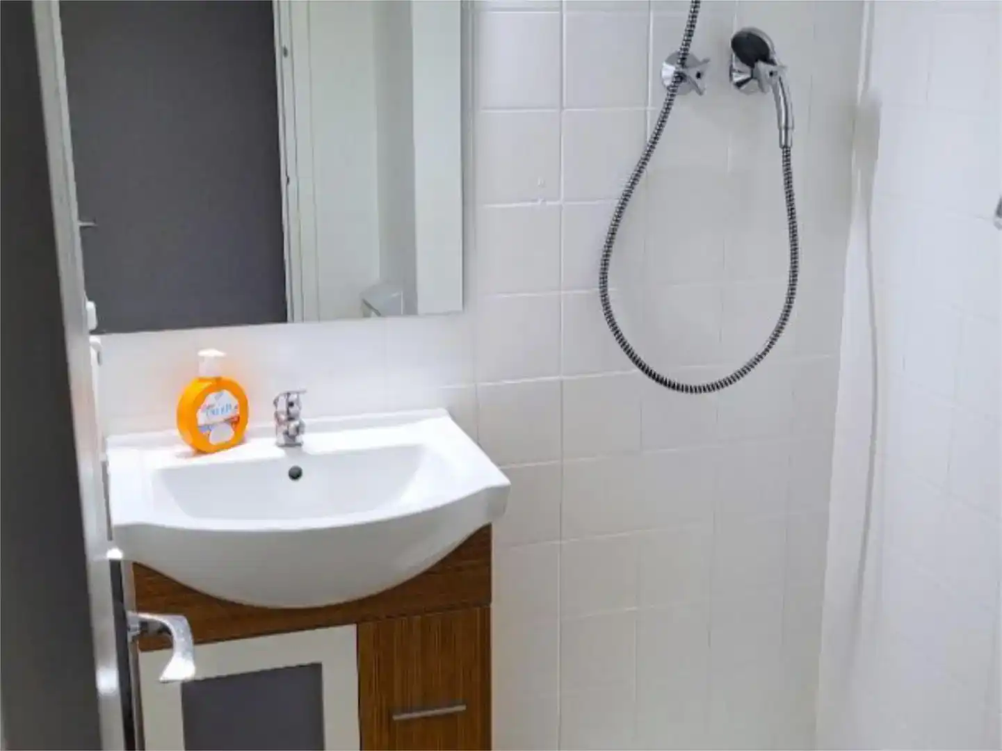 Bathroom of Flat for share in Piscinas