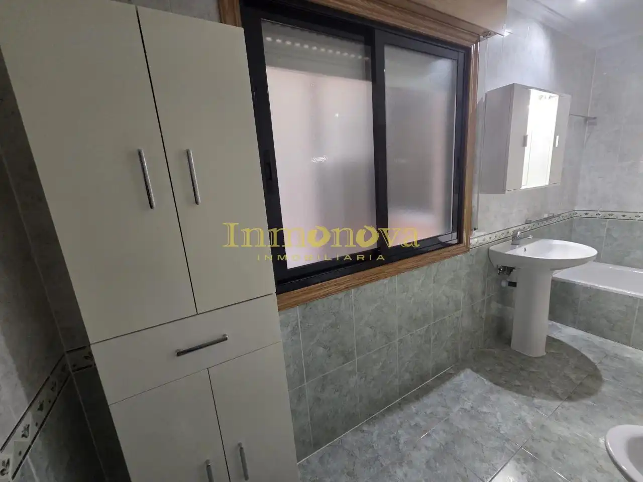 Habitación de Piso en venta en Salceda de Caselas con Calefacción, Trastero y Amueblado