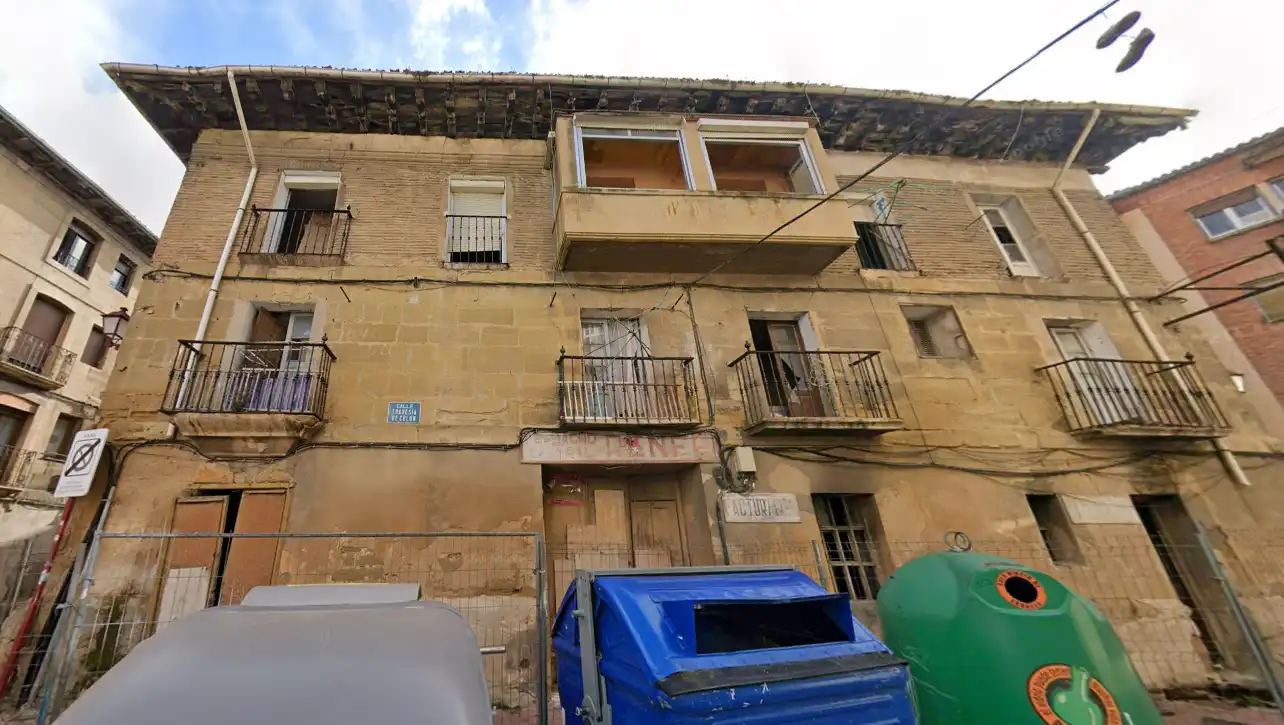 Flat for sale in Calle Linares Rivas