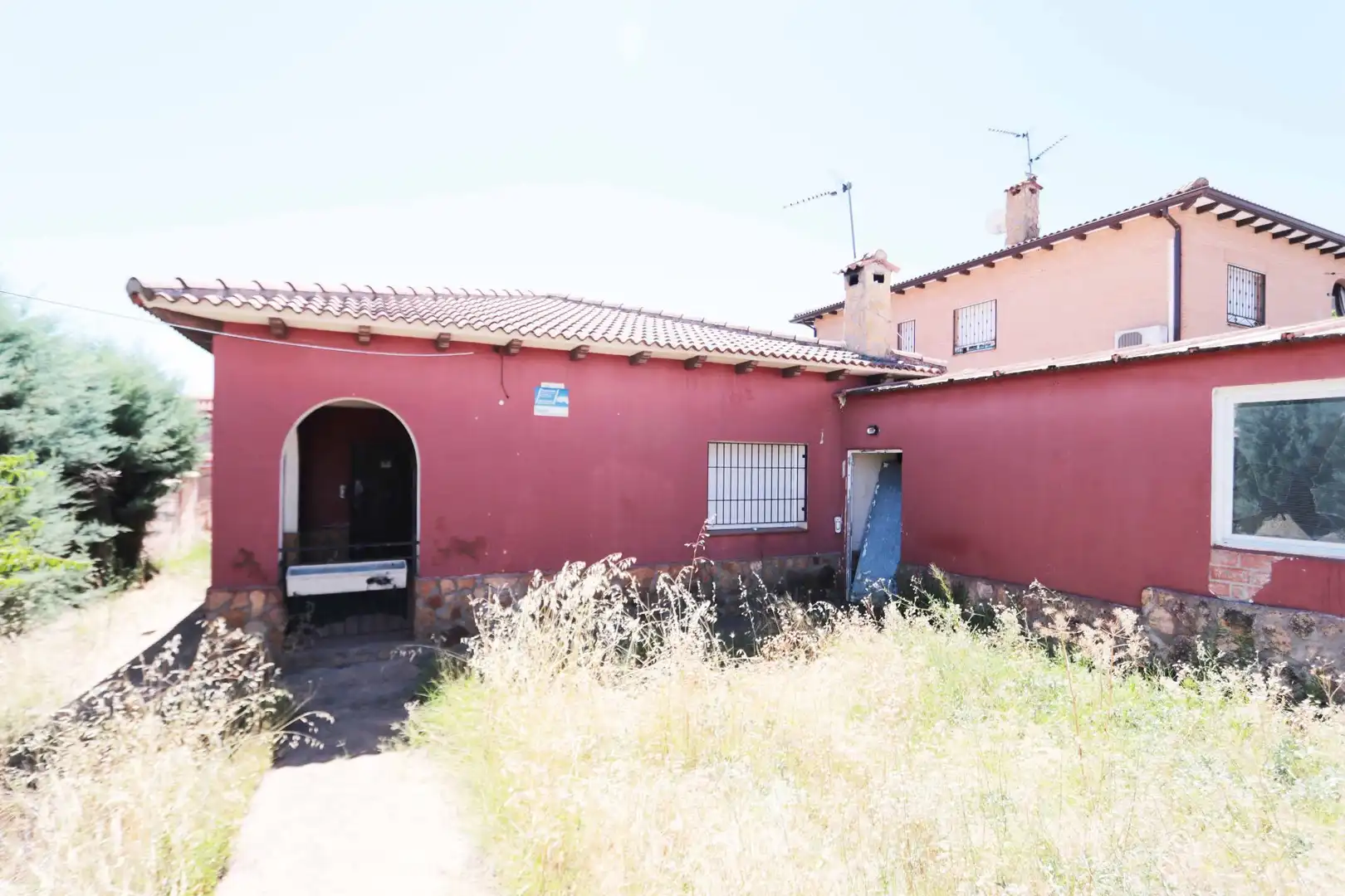 Vista exterior de Casa o chalet en venta en Escalona con Calefacción, Trastero y Piscina