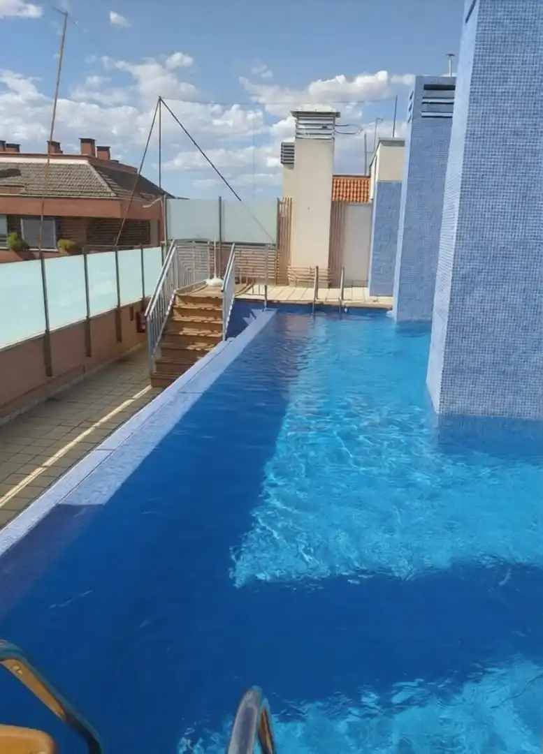 Swimming pool of Flat for rent in Parla  with Air Conditioner, Heating and Storage room