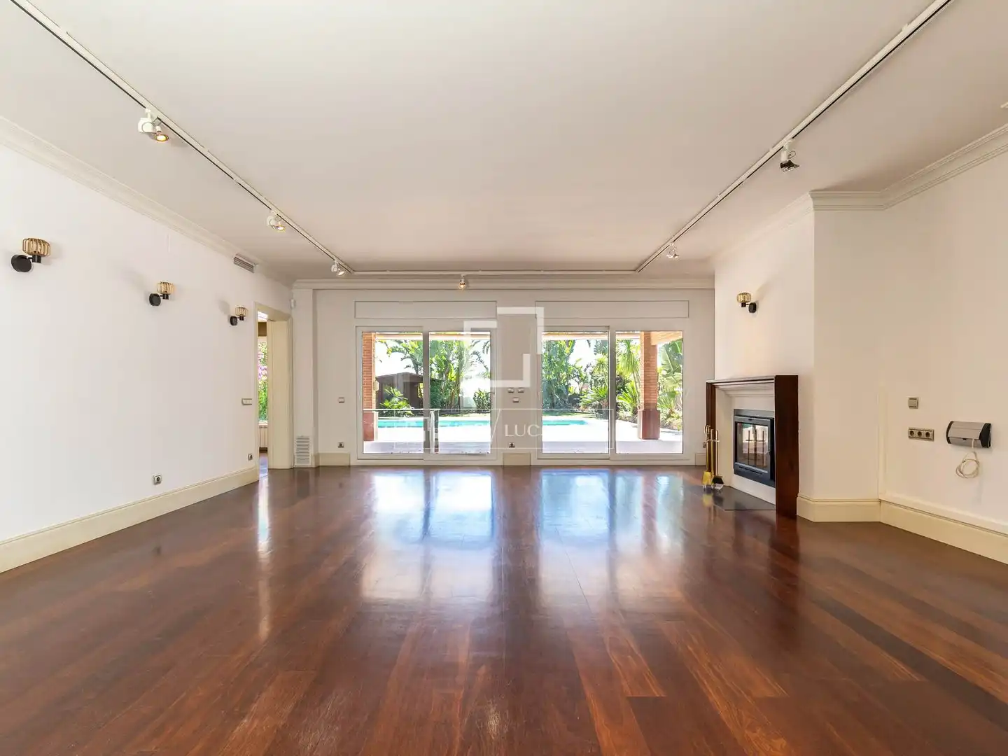 Sala d'estar de Casa o xalet en venda en Sant Just Desvern amb Aire condicionat, Calefacció i Jardí privat