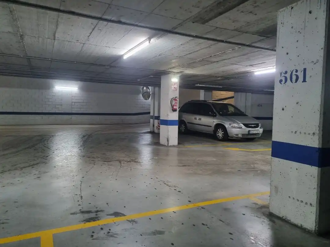 Aparcament de lloguer a Teresa de Calcuta Plaza 5, imagen 3