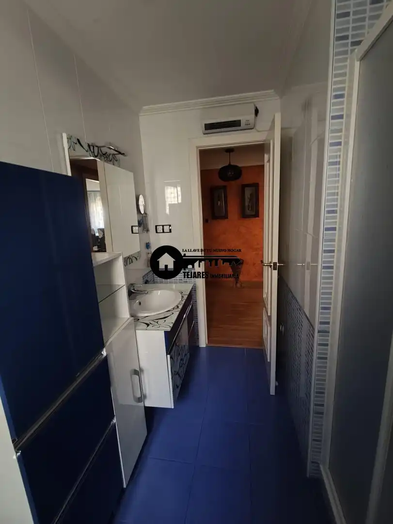 Bathroom of Apartments for sale in Albacete  with Heating, Parquet flooring and Furnished