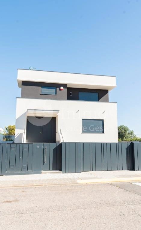 Exterior view of House or chalet for sale in Mollerussa  with Air Conditioner, Heating and Private garden
