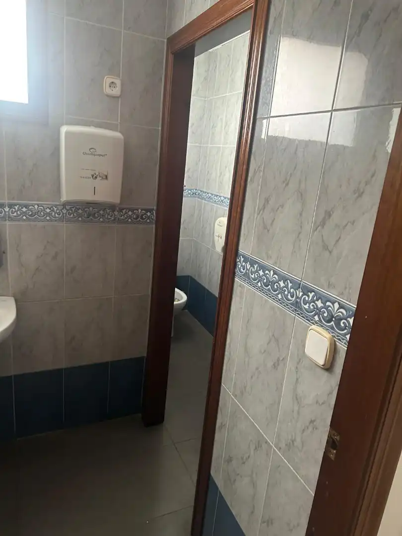 Baño de Local de alquiler en Antella con Aire acondicionado, Calefacción y Terraza