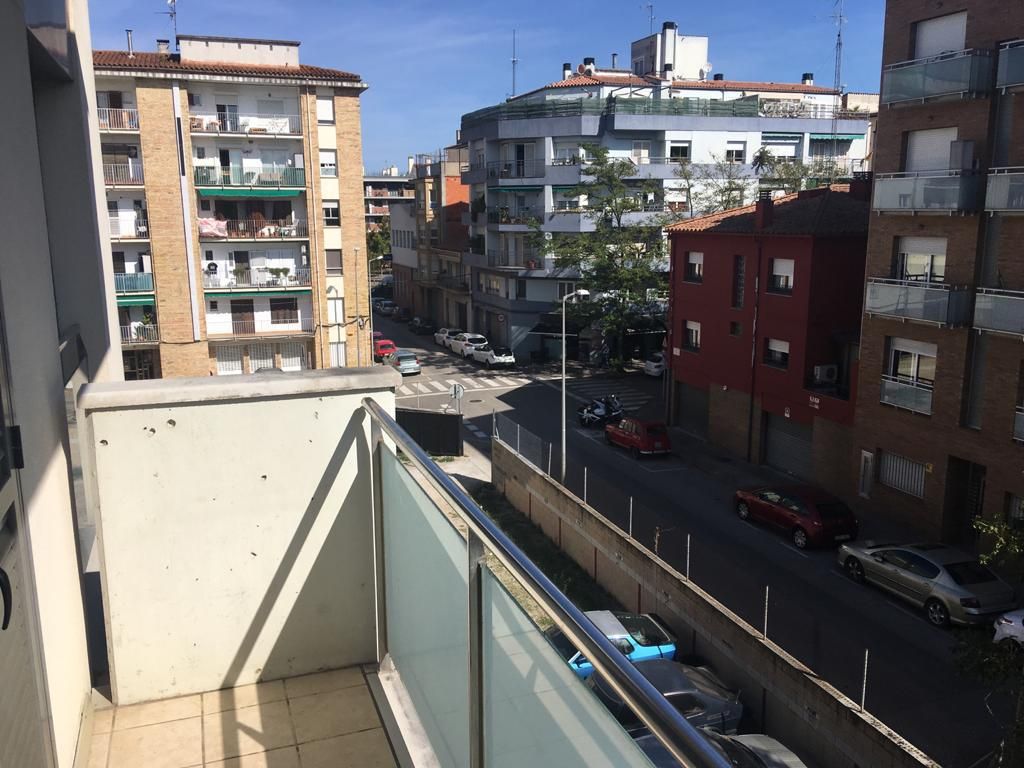 Vista exterior de Piso en venta en Girona Capital