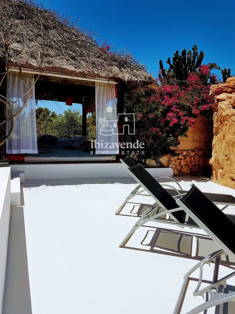 Garden of Houses for sale in Santa Eulària des Riu  with Air Conditioner, Private garden and Terrace