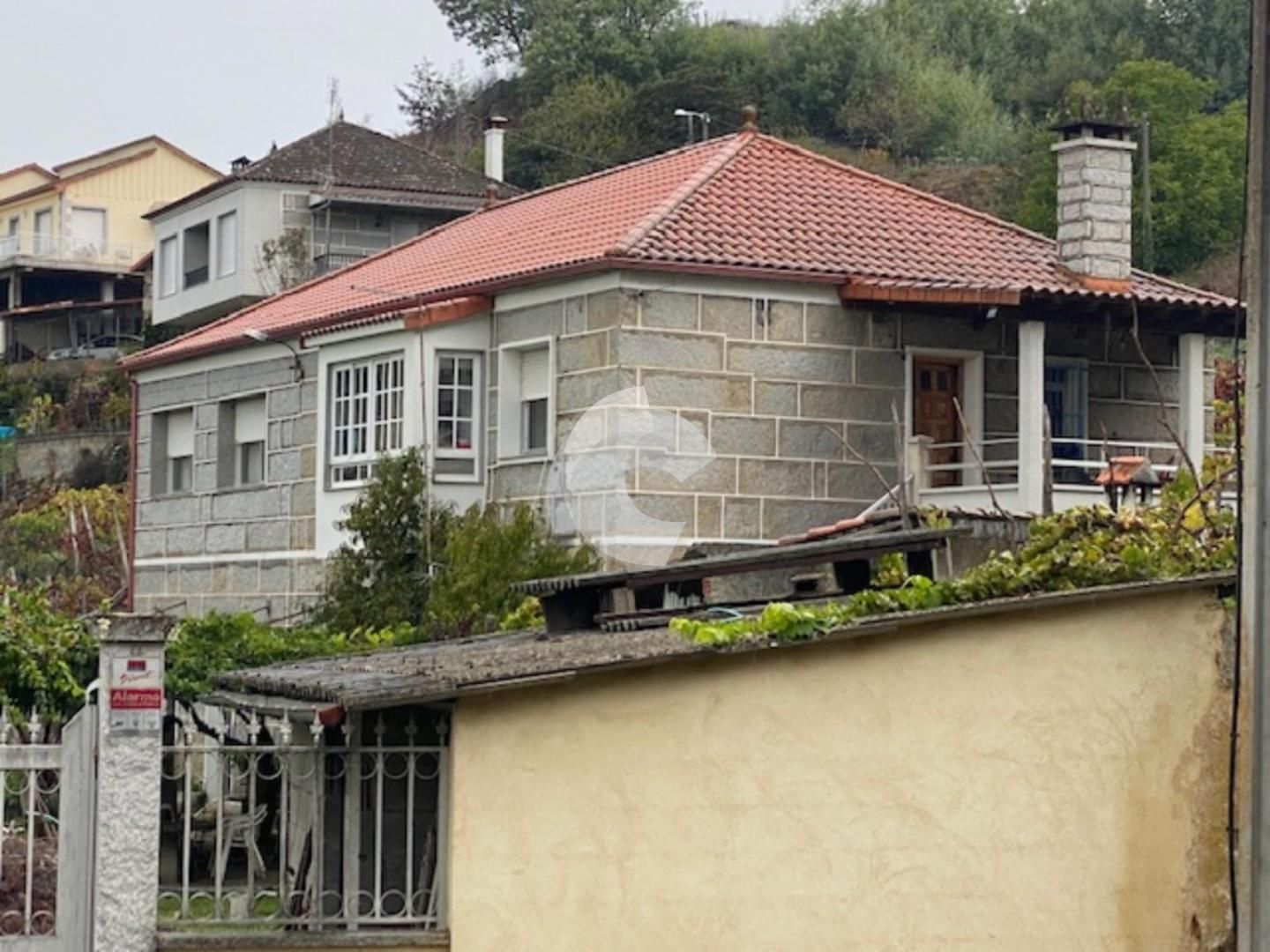 Vista exterior de Casa o xalet en venda en Ourense Capital  amb Jardí privat