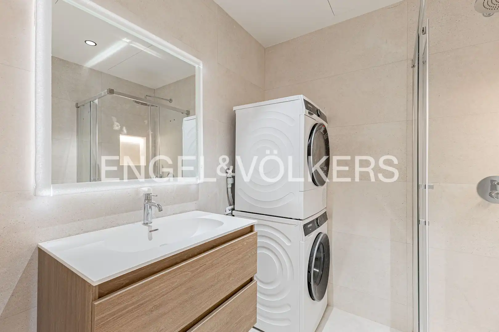 Bathroom of Flat for sale in Barcelona  with Air Conditioner, Heating and Private garden