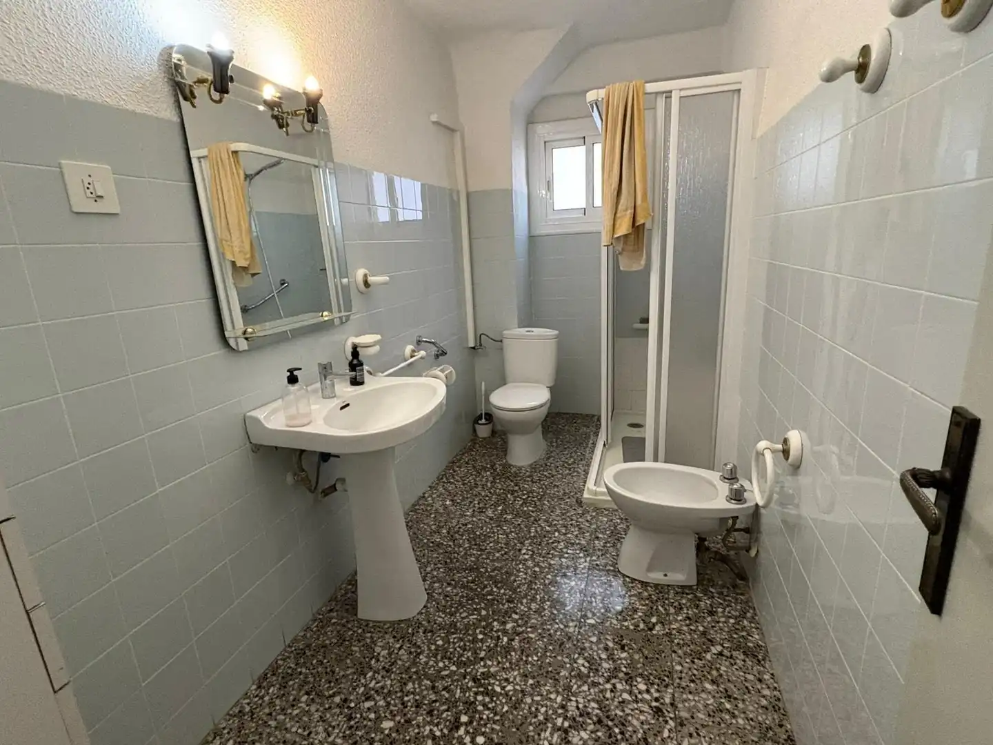 Bathroom of Flat for rent in Elche / Elx  with Furnished