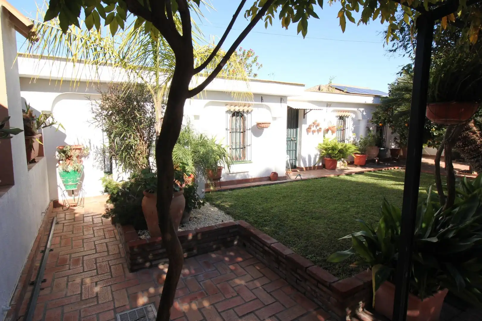 Jardí de Casa o xalet en venda en Chiclana de la Frontera amb Calefacció, Jardí privat i Traster