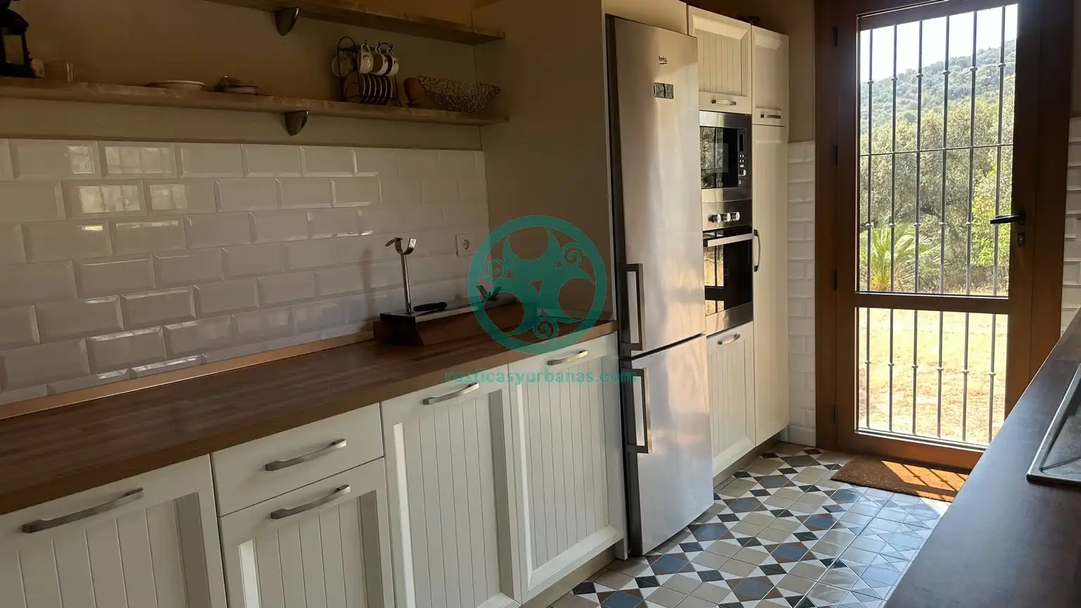 Küche von Country house zur Miete in Cáceres mit Schwimmbad, Möbliert und Ofen