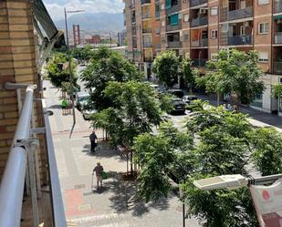 Vista exterior de Pis de lloguer en  Granada Capital amb Aire condicionat, Terrassa i Balcó