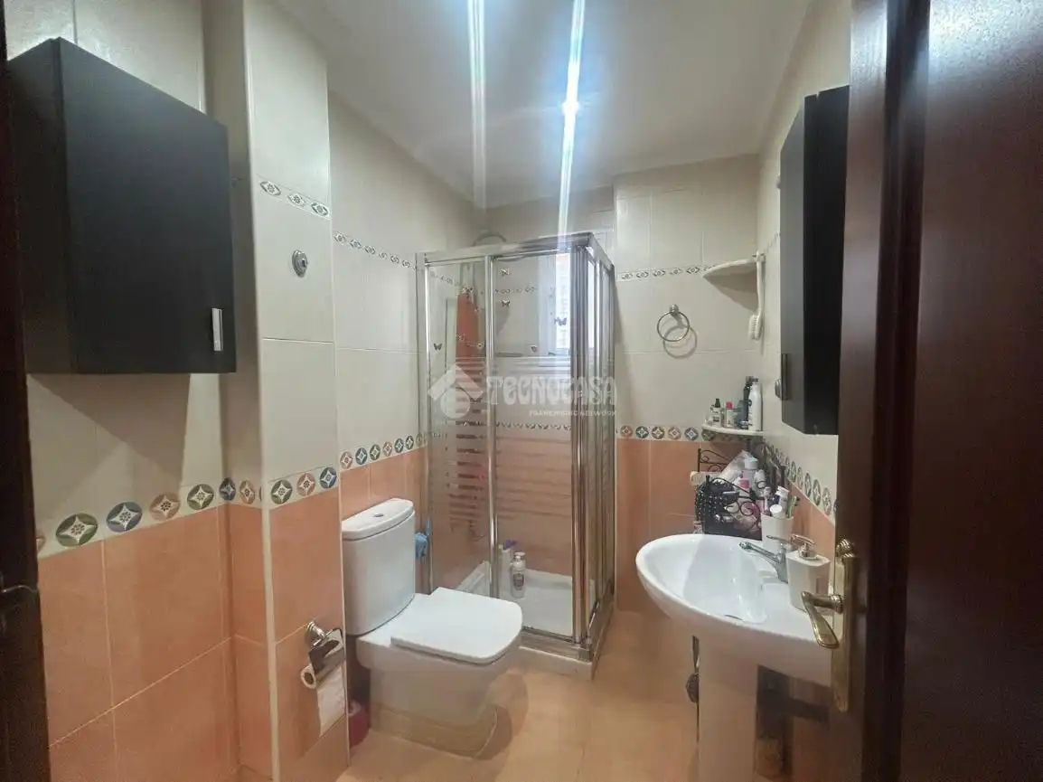 Baño de Piso en venta en Arahal con Aire acondicionado, Calefacción y Terraza