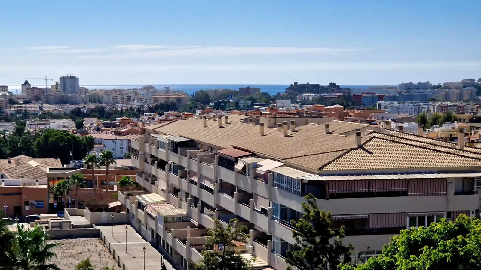 Vista exterior de Àtic en venda en Mijas amb Aire condicionat, Calefacció i Parquet