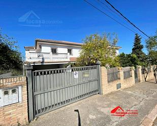 Vista exterior de Casa o xalet en venda en  Córdoba Capital amb Aire condicionat, Jardí privat i Terrassa