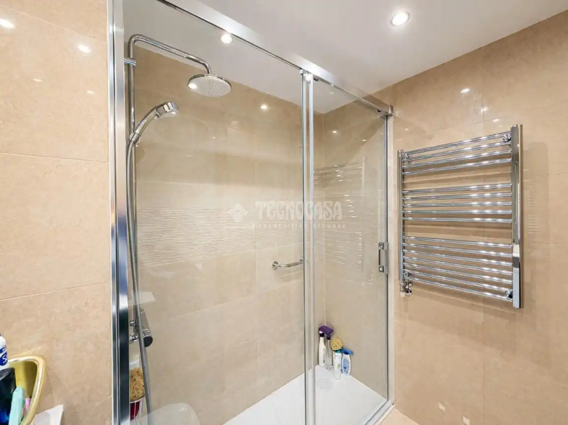 Baño de Piso en venta en Madrid con Aire acondicionado, Calefacción y Parquet