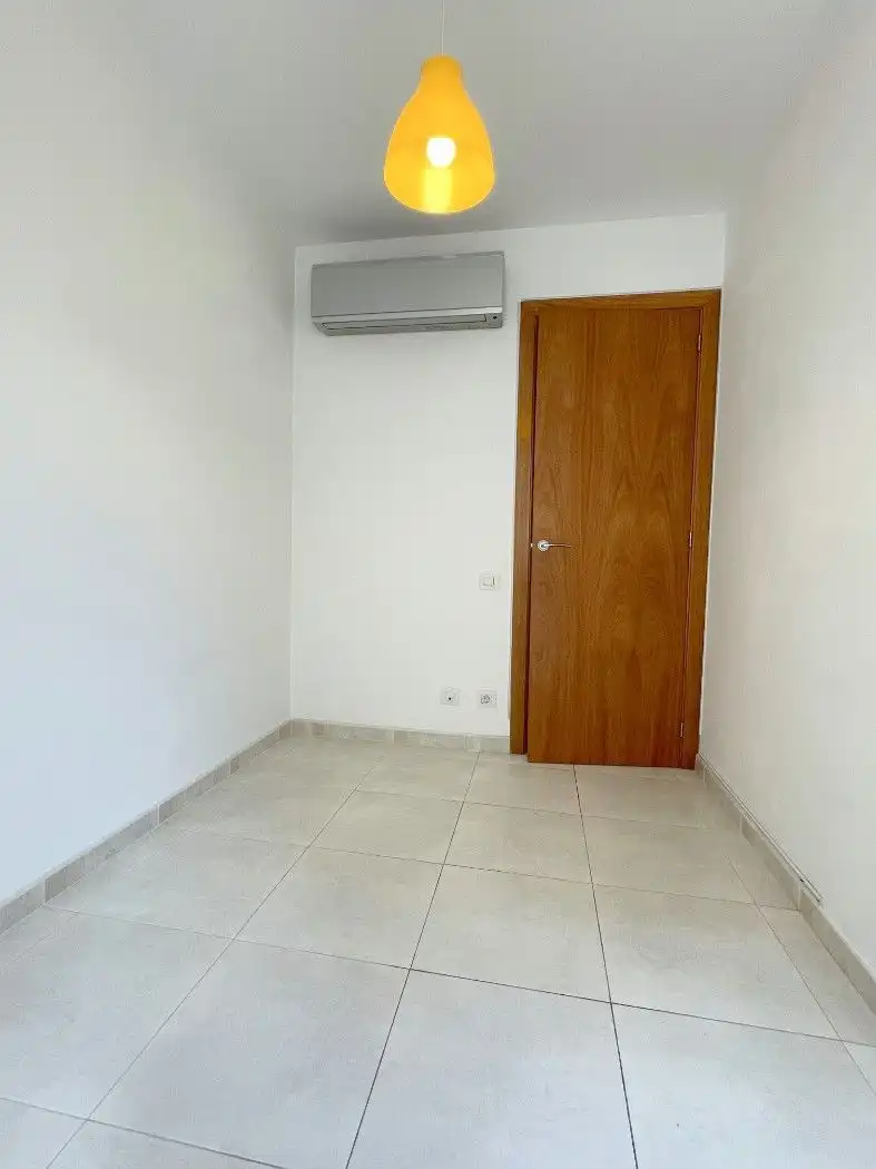 Bedroom of Flat for rent in Mataró  with Air Conditioner, Heating and Oven