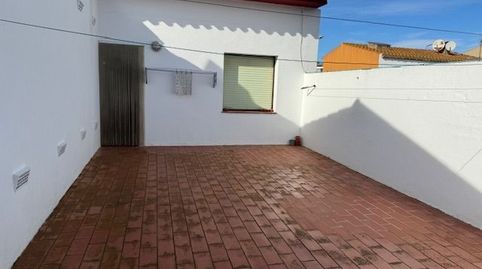 FINCA CON ACCESO A DOS CALLES, 2 PISOS  Y TERRENO EDIFICABLE