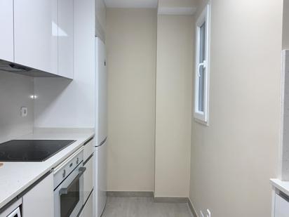 Kitchen of Flat to rent in  Madrid Capital  with Air Conditioner, Heating and Parquet flooring