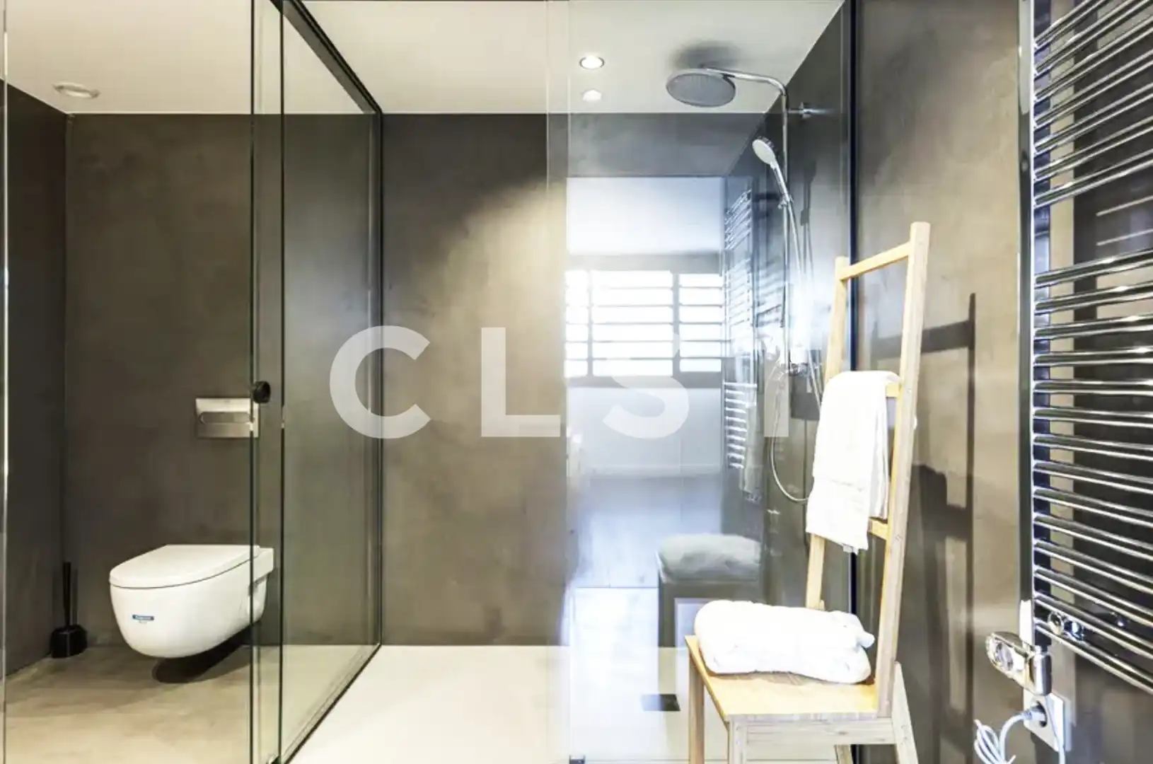 Baño de Planta baja en venta en Barcelona con Aire acondicionado, Calefacción y Jardín privado