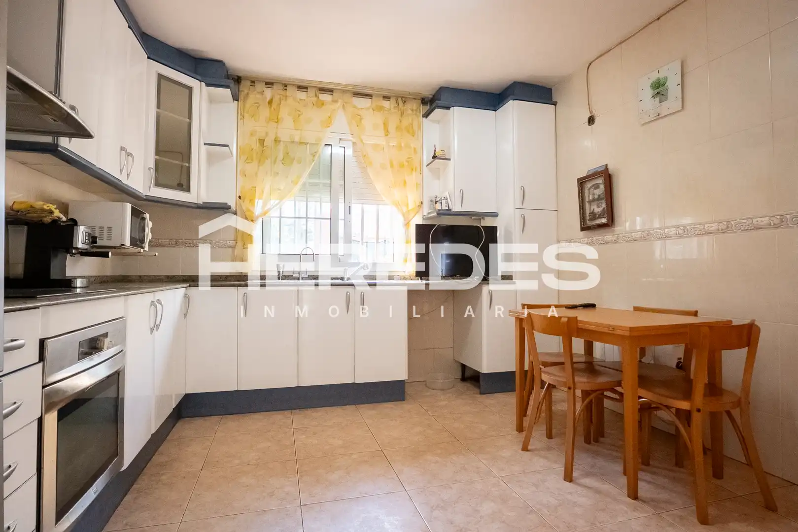 Cocina de Casa o chalet en venta en Torrelles de Llobregat con Calefacción, Jardín privado y Terraza