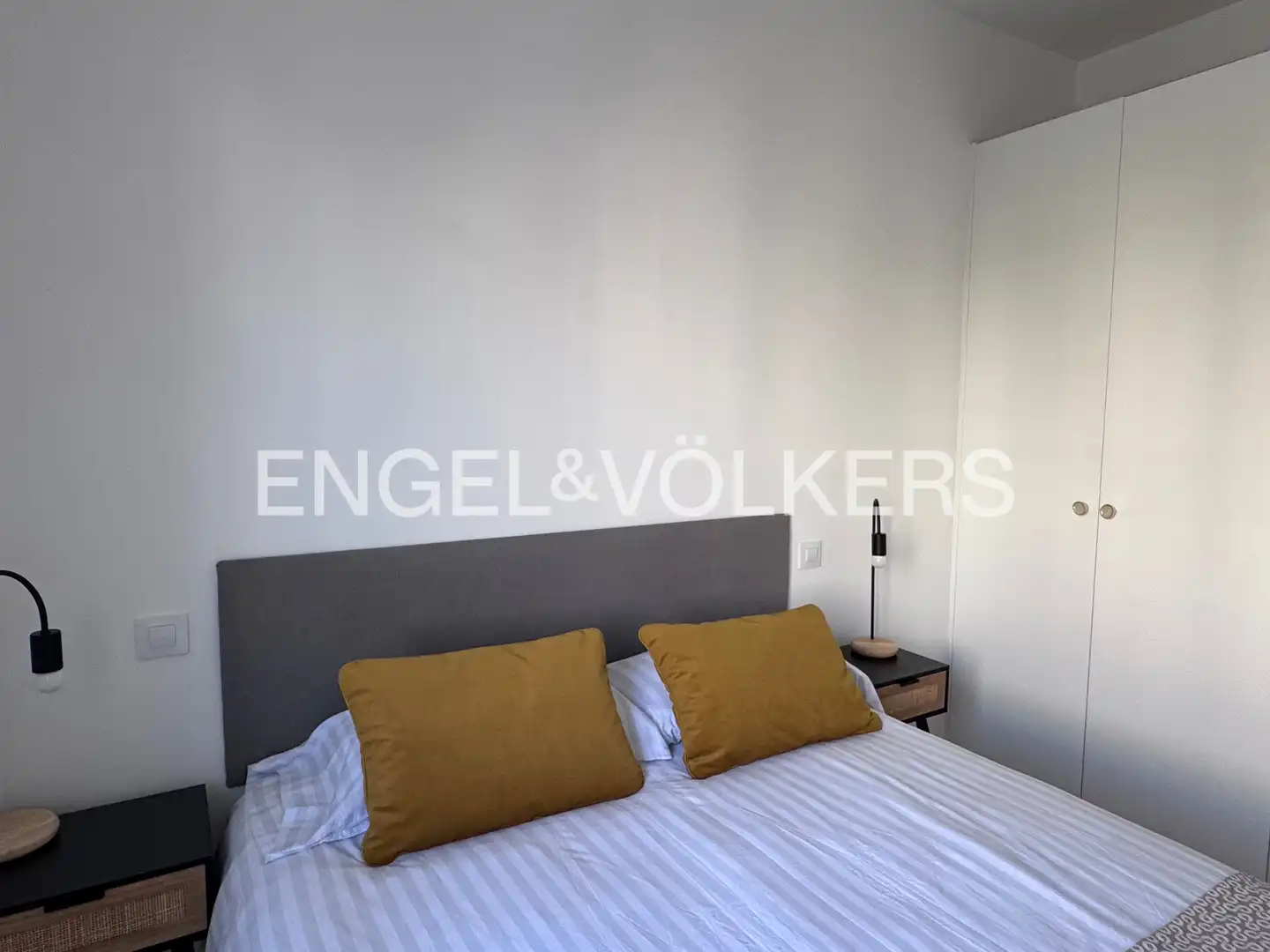 Bedroom of Flat for rent in Madrid  with Air Conditioner, Heating and Furnished