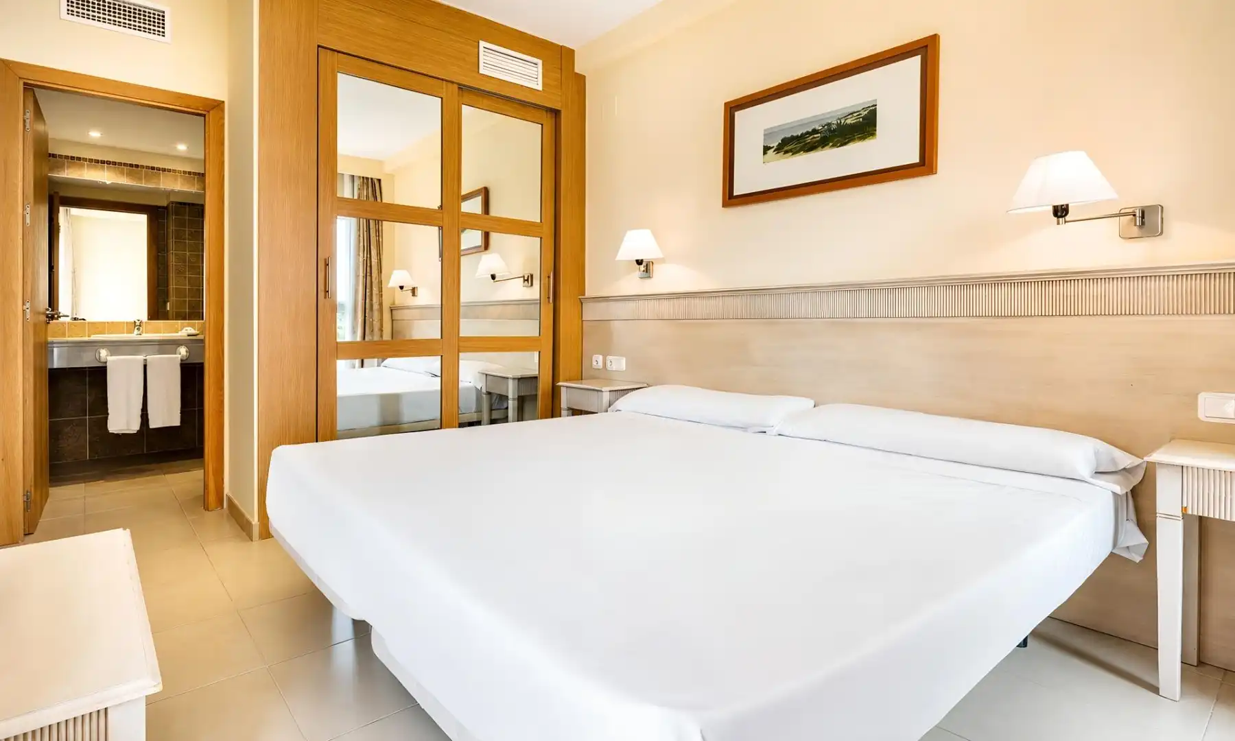 Apartment with pool for sale in Novo Sancti Petri, imagen 12