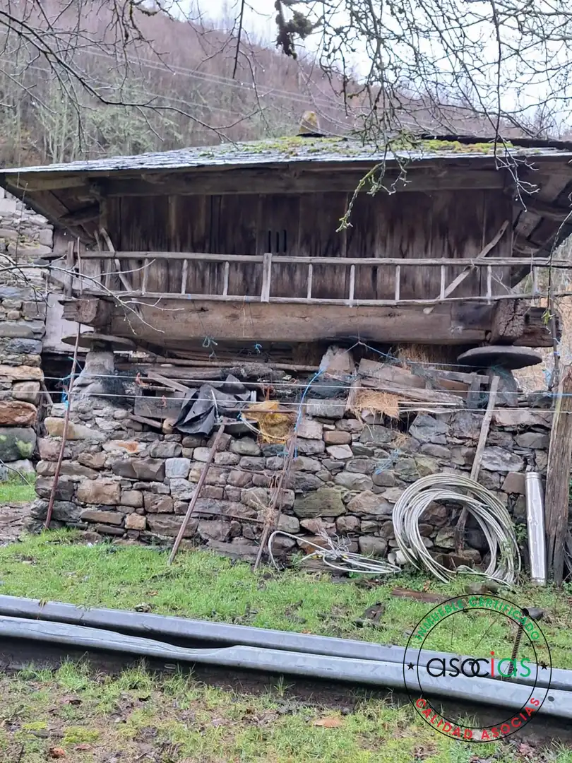 Vista exterior de Casa o xalet en venda en Degaña