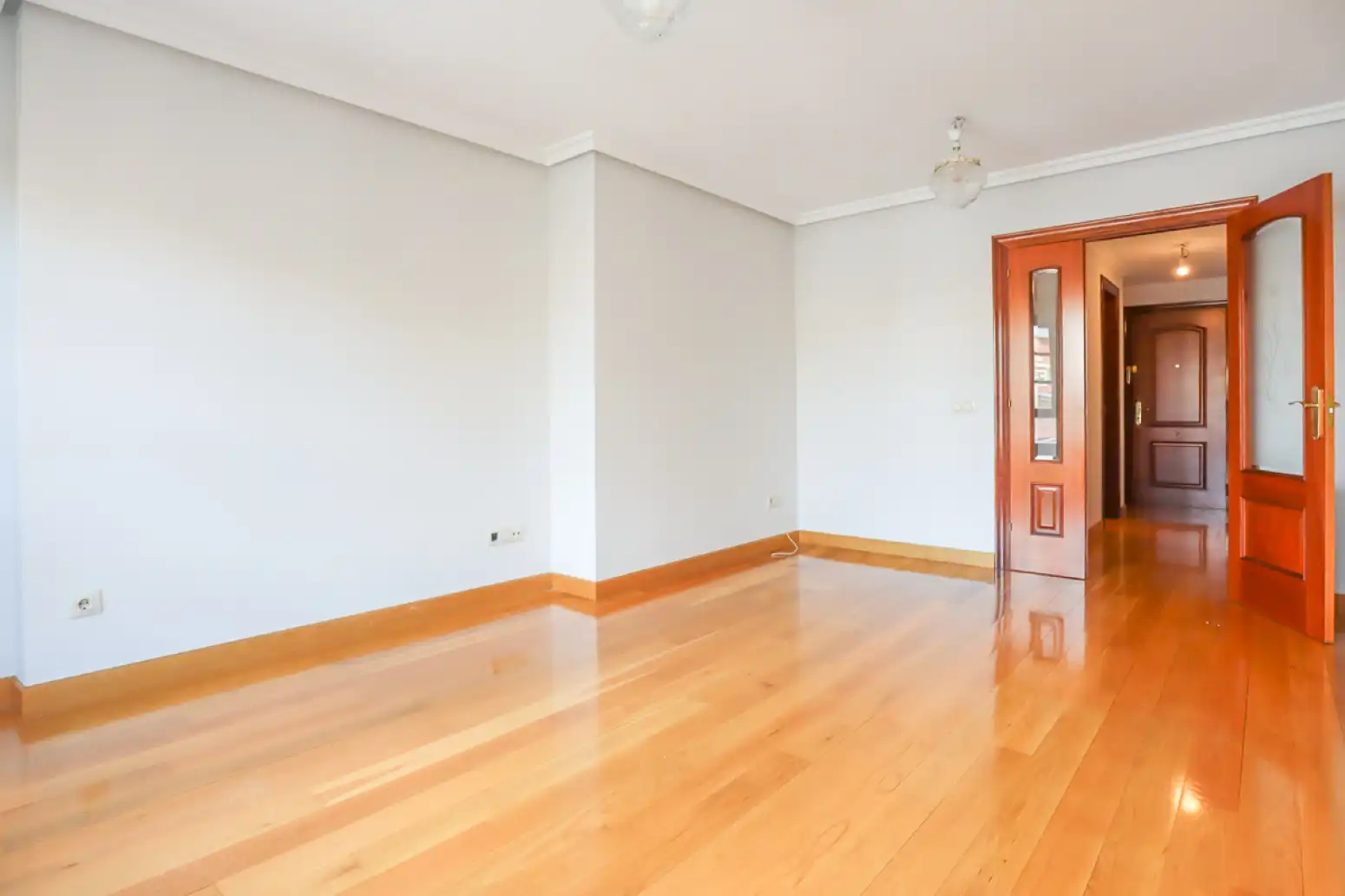 Wohnung zur Miete in Oviedo  mit Heizung und Parkett