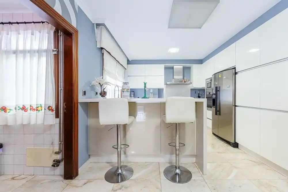 Cuina de Pis en venda en Pontevedra Capital  amb Aire condicionat, Calefacció i Terrassa